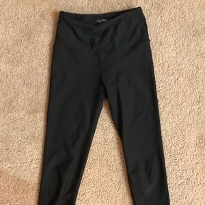 X by Gottex black Capri leggings